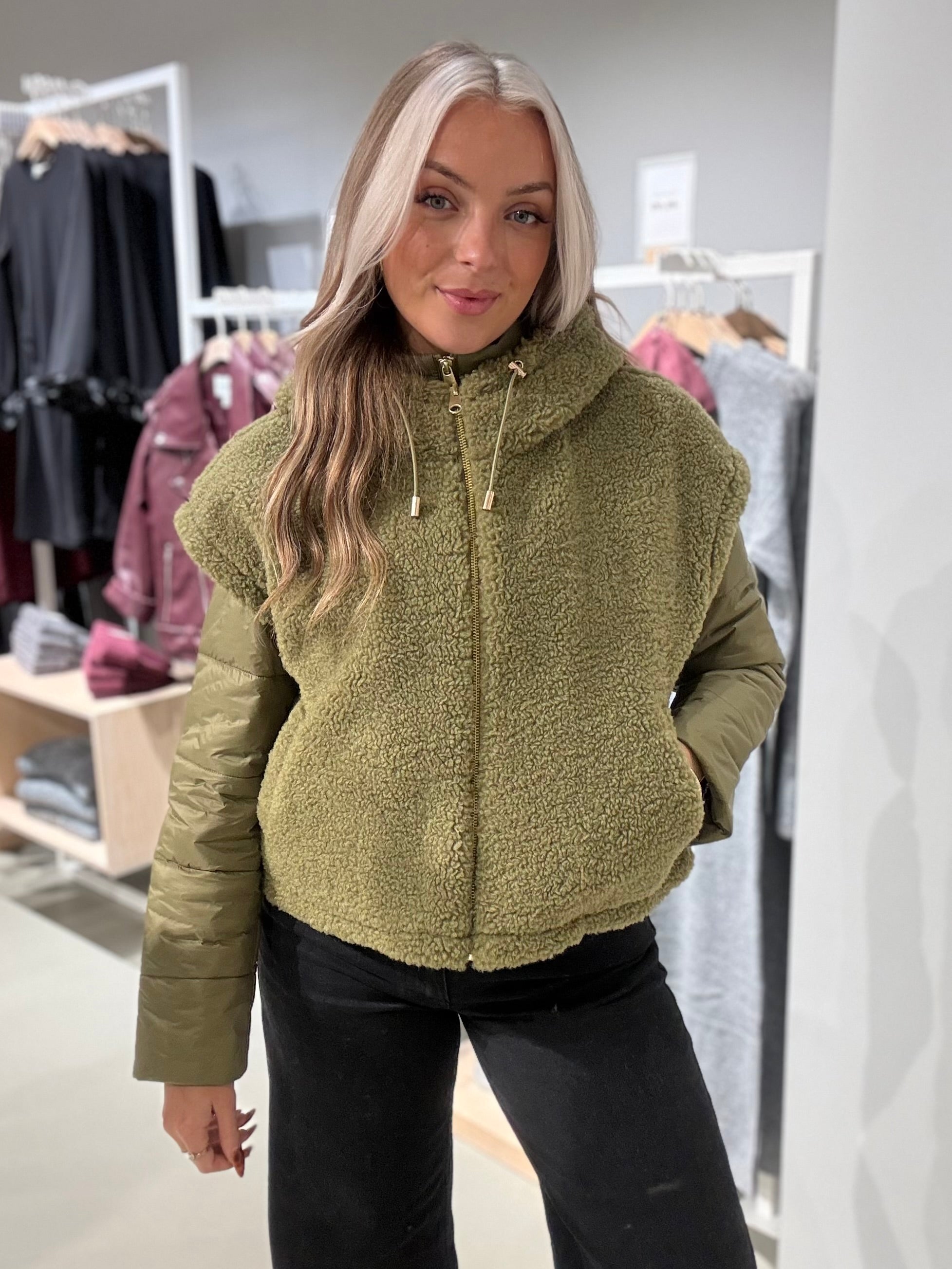 VISOKO Jacket - Martini Olive